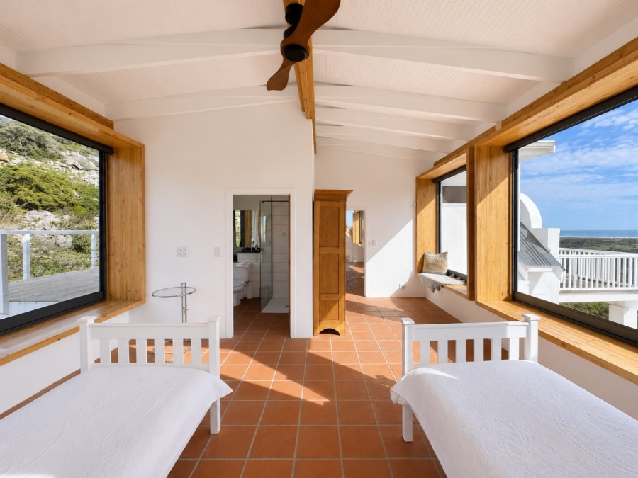 To Let 2 Bedroom Property for Rent in Crofters Valley Western Cape